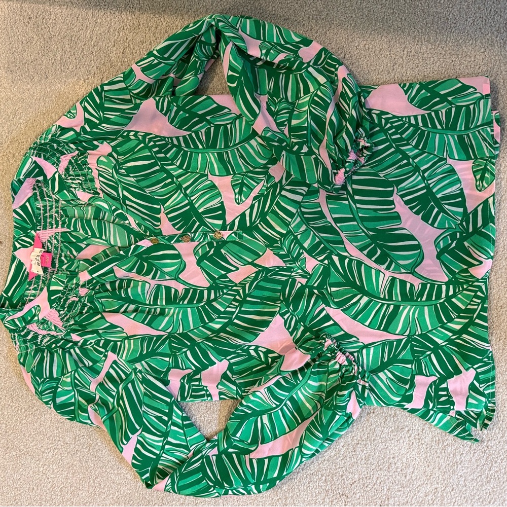 Lilly Pulitzer Elsa Silk Blouse in Let’s Go Bananas Conch Shell Pink EUC